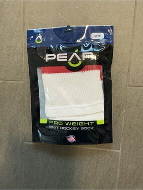 PEARSOX Pro Weight Knit Hockey Sock - White with Red Trim. NWT